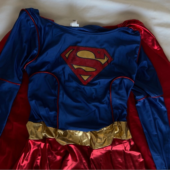 Supergirl DC Women’s Costume - Picture 2 of 7